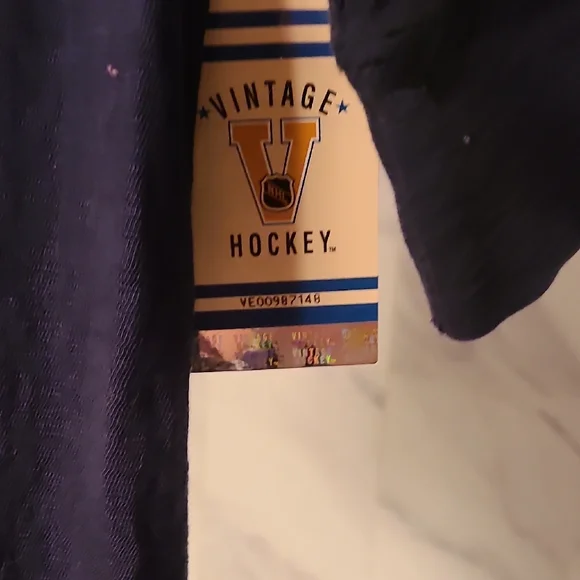 TORONTO MAPLE LEAVES Navy and White Short Sleeve Tee W M - Picture 5 of 5